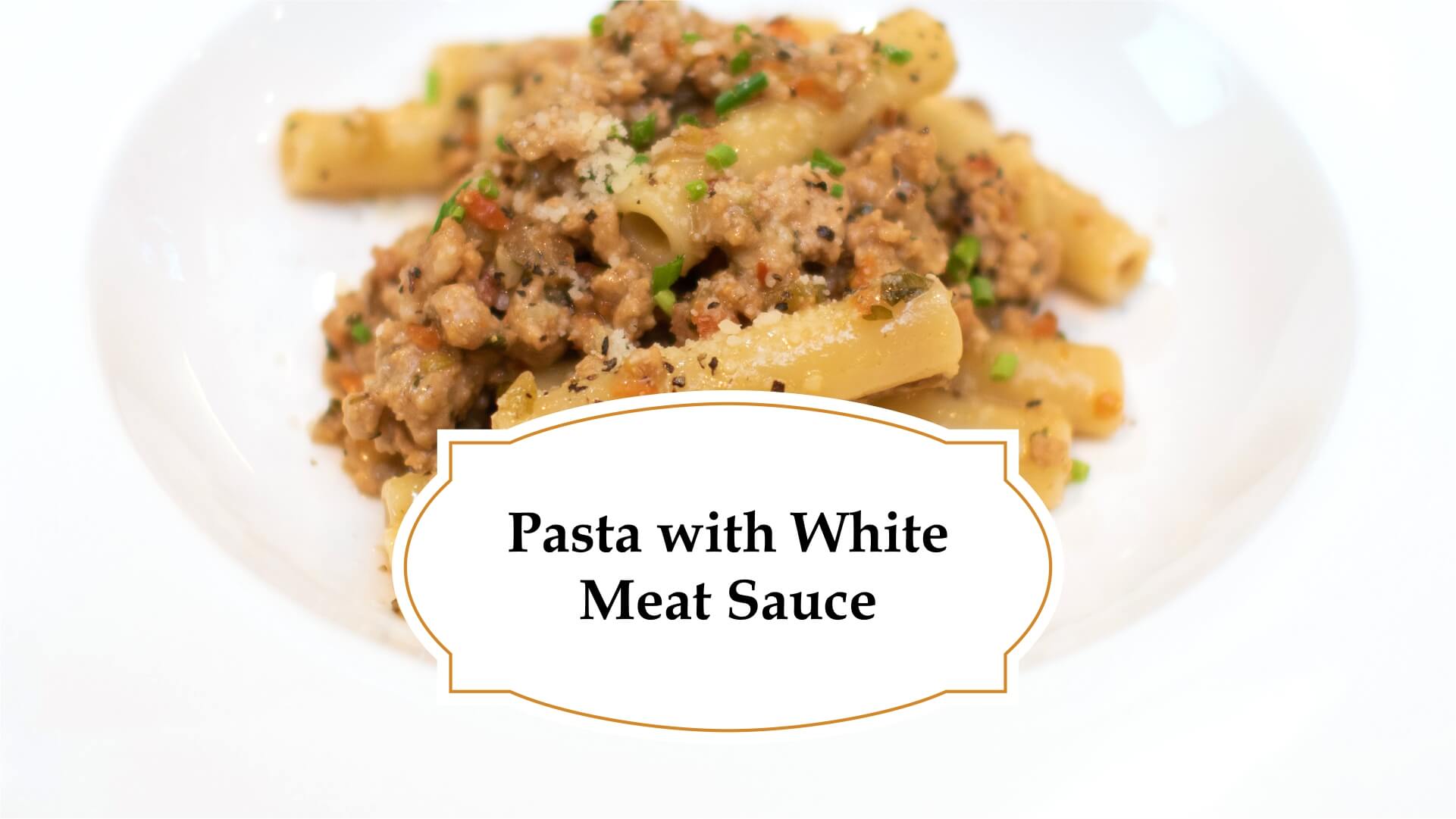Pasta with white meat sauce